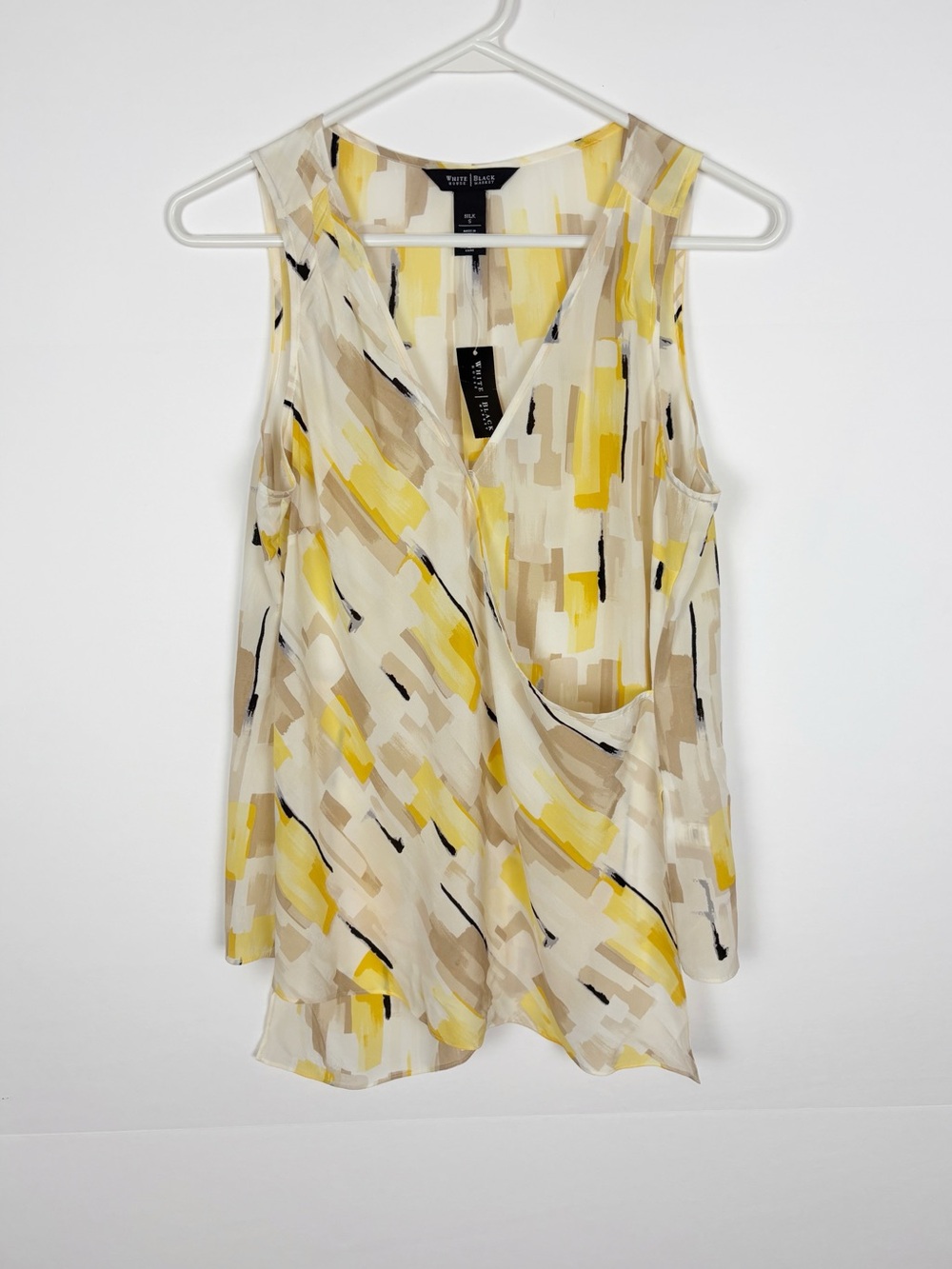 White House Black Market Silk Blend
Surplice Wrap Tank Top Abstract Size Small